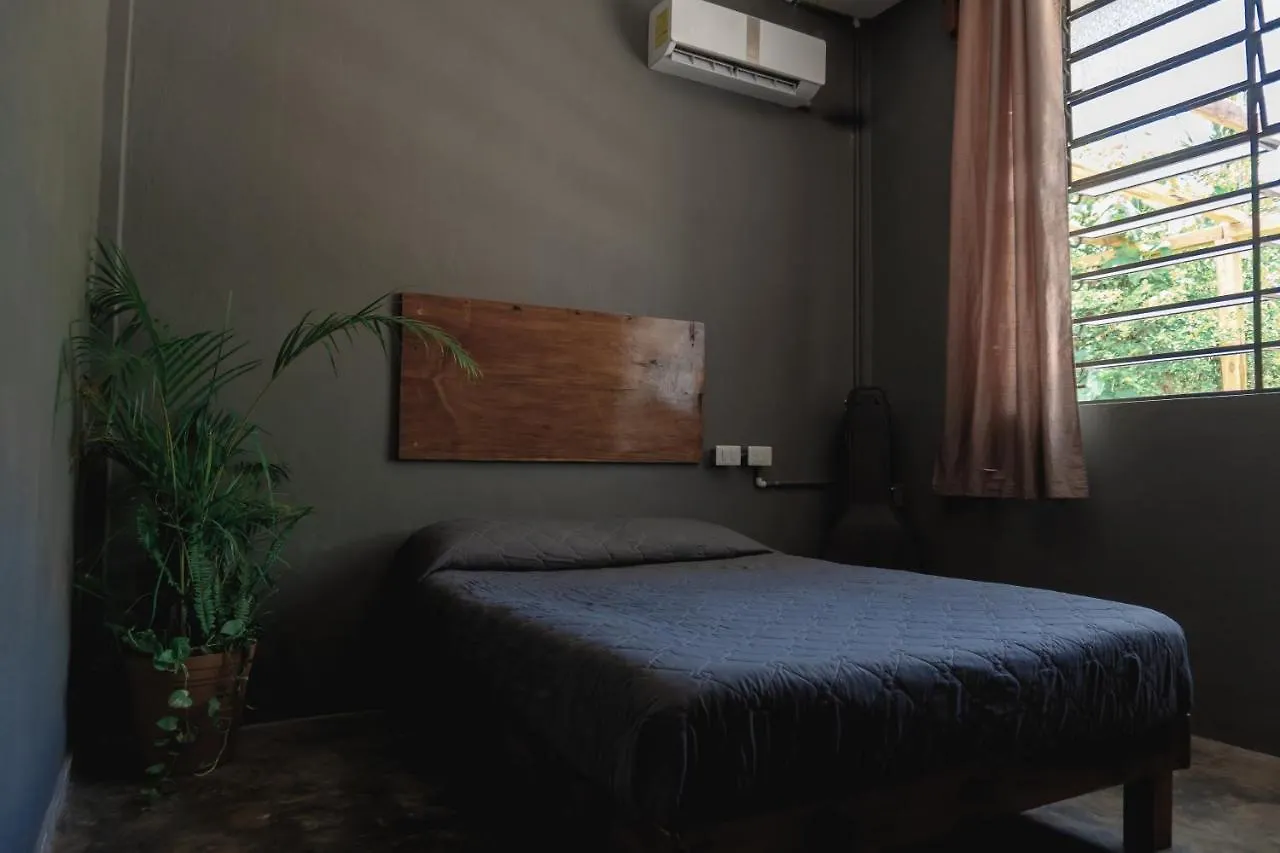 בקאלאר Hostel Local2